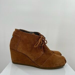 Toms Hidden Wedge Suede Booties Ladies Size 8